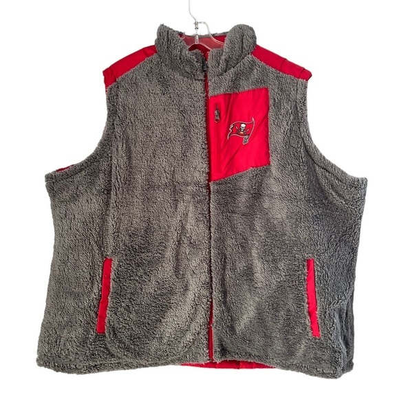 37. NWT Tamp Bay Buccaneers Women’s Reversible Full-Zip Vest - Picture 9 of 9